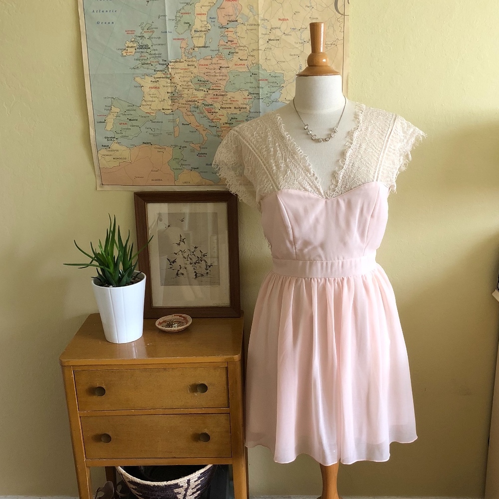 Airy Pink Backless Flowy Dress